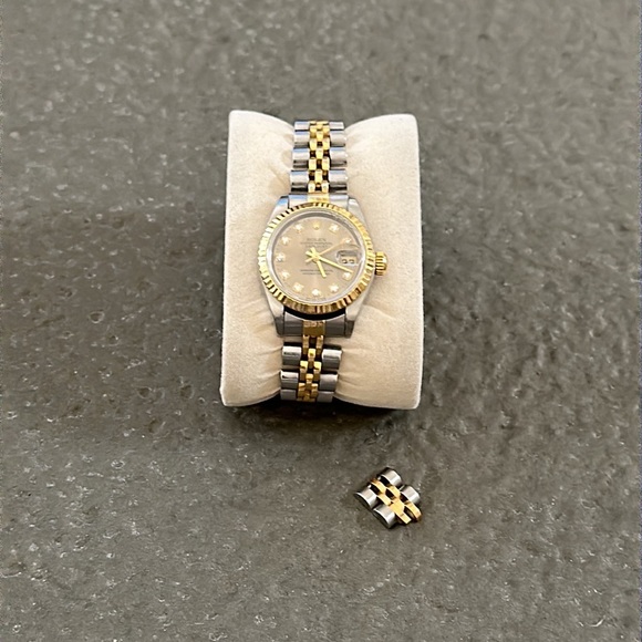 Rolex Ladies Datejust 26 with Diamond Dial Fluted Bezel Jubilee Steel & Gold - Picture 2 of 13